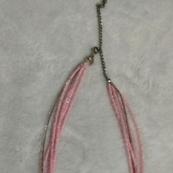beautiful pink 🩷 necklace - Picture 1 of 3